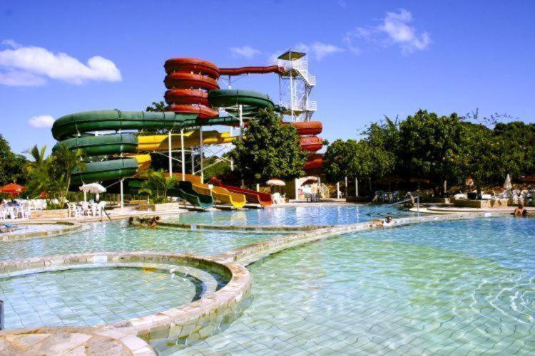 Piazza Diroma Acqua Aparthotel Caldas Novas Exterior photo